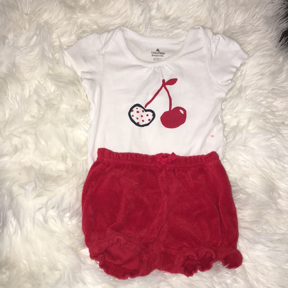 Baby gap cherry bottoms set